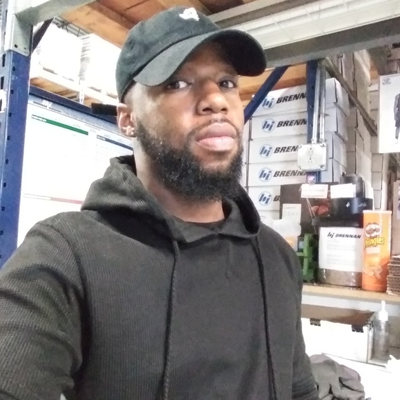 Meet your Posher, Juan - Picture 2 of 3